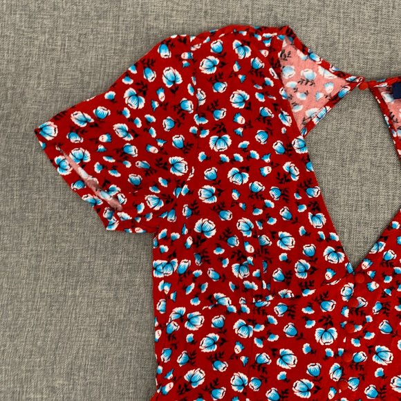 Forever 21 Cute Short Romper Medium Short Sleeve Low V-Neck Buttons Open Back - Picture 5 of 13